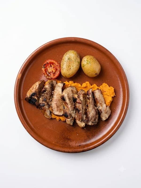 Presa Ibérica con Parmentier de Boniato en Matahambre Grill , Alcossebre
