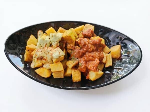 Patatas Bravas en Matahambre Grill , Alcossebre